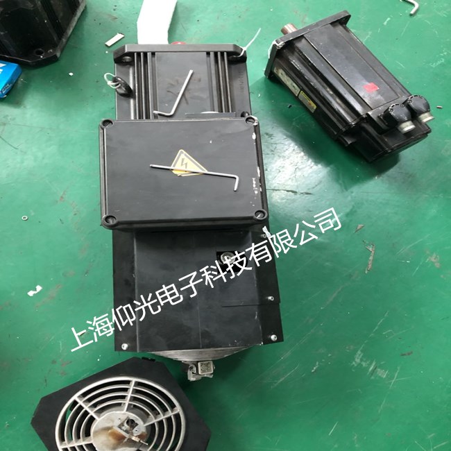 ËÅ·þµç»úάÐÞ