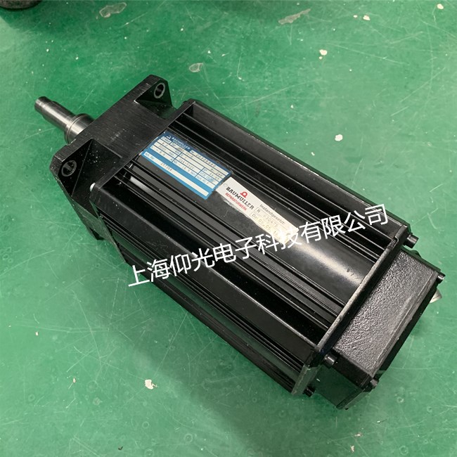 ËÅ·þµç»úάÐÞ