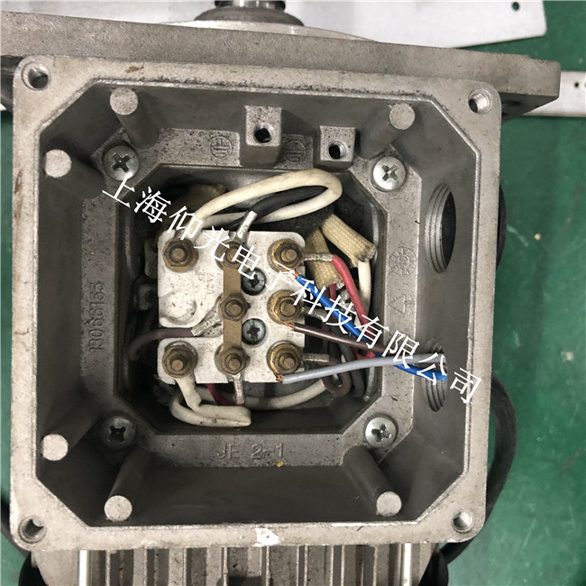 ËÅ·þµç»úάÐÞ