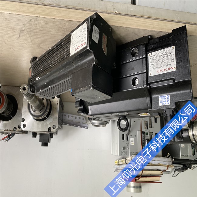 ËÅ·þµç»úάÐÞ