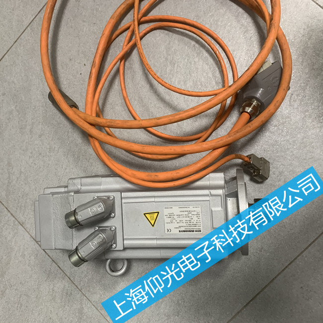 ËÅ·þµç»úάÐÞ